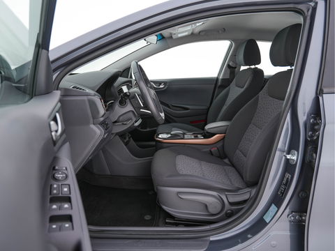 Hyundai IONIQ Comfort EV Aut. *INFINITY-AUDIO | NAVI-FULLMAP | CAMERA | CCS-FASTLOADER | LANE-ASSIST | ADAPTIVE-CRUISE | KEYLESS | SHIFT-PADDLES | VESS | APP.CONNECT |  DAB+ | COMFORT-SEATS | 16"ALU*