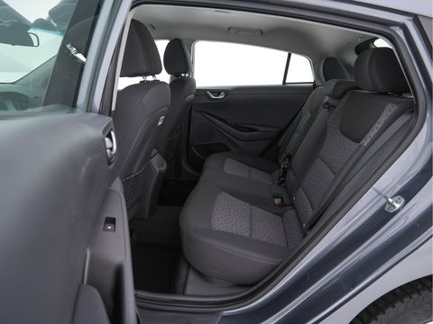 Hyundai IONIQ Comfort EV Aut. *INFINITY-AUDIO | NAVI-FULLMAP | CAMERA | CCS-FASTLOADER | LANE-ASSIST | ADAPTIVE-CRUISE | KEYLESS | SHIFT-PADDLES | VESS | APP.CONNECT |  DAB+ | COMFORT-SEATS | 16"ALU*