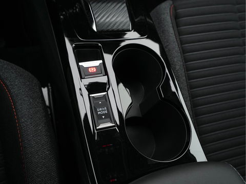 Peugeot e-2008 EV Active Pack 50 kWh [ 3-Fase ] (INCL-BTW) *FULL-LED | CARPLAY | MICROFIBRE-COMFORT-SEATS | CCS-FASTLOADER | KEYLESS | ECC | PDC | CRUISE | DIGI-COCKPIT | LANE-ASSIST | DAB*
