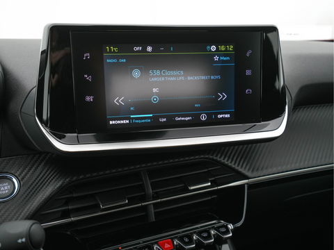 Peugeot e-2008 EV Active Pack 50 kWh [ 3-Fase ] (INCL-BTW) *FULL-LED | CARPLAY | MICROFIBRE-COMFORT-SEATS | CCS-FASTLOADER | KEYLESS | ECC | PDC | CRUISE | DIGI-COCKPIT | LANE-ASSIST | DAB*