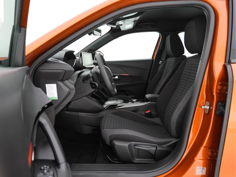 Peugeot e-2008 EV Active Pack 50 kWh [ 3-Fase ] (INCL-BTW) *FULL-LED | CARPLAY | MICROFIBRE-COMFORT-SEATS | CCS-FASTLOADER | KEYLESS | ECC | PDC | CRUISE | DIGI-COCKPIT | LANE-ASSIST | DAB*