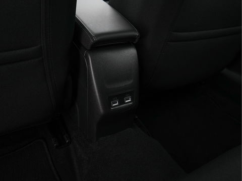 Peugeot e-2008 EV Active Pack 50 kWh [ 3-Fase ] (INCL-BTW) *FULL-LED | CARPLAY | MICROFIBRE-COMFORT-SEATS | CCS-FASTLOADER | KEYLESS | ECC | PDC | CRUISE | DIGI-COCKPIT | LANE-ASSIST | DAB*