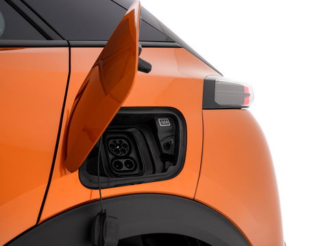 Peugeot e-2008 EV Active Pack 50 kWh [ 3-Fase ] (INCL-BTW) *FULL-LED | CARPLAY | MICROFIBRE-COMFORT-SEATS | CCS-FASTLOADER | KEYLESS | ECC | PDC | CRUISE | DIGI-COCKPIT | LANE-ASSIST | DAB*