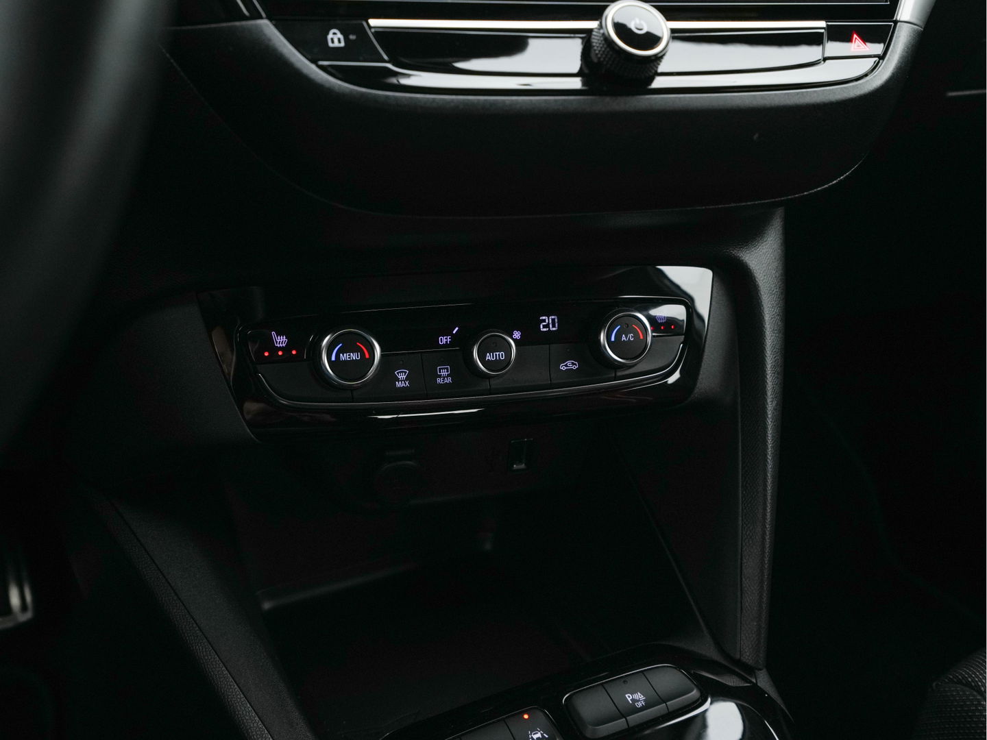 Opel CORSA-E GS Line Bitter-Edition 50 kWh [ 3-Fase ] (INCL-BTW) Aut.* LEATHER-MICROFIBRE | ADAPT.CRUISE | CARPLAY | CCS-FASTLOADER | FULL-LED | SPORT-SEATS | DAB+ | ECC | LANE-ASSIST | CAMERA | PDC | DIGI-COCKPIT | 17 "ALU*