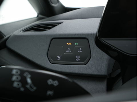 Volkswagen ID.3 Pro 58 kWh [ 3-Fase ] Aut. *FULL-LED | NAVI-FULLMAP | DIGI-COCKPIT | AMBIENT-LIGHT | COMFORT-SEATS | DAB+ | ECC | LANE-ASSIST | MICROFIBRE | CCS-FASTLOADER | CARPLAY |  PDC*