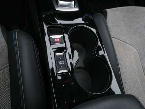 Peugeot e-2008 EV GT 50 kWh (INCL-BTW) Aut. *PANO | ADAPT.CRUISE | DIGI-COCKPIT | FULL-LED | BLIS | KEYLESS | MICROFIBRE-LEATHER | CAMERA | CARPLAY | CCS-FASTLOADER | DAB+ | NAVI-FULLMAP | ECC | PDC | SPORT-SEATS | ...