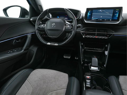 Peugeot e-2008 EV GT 50 kWh (INCL-BTW) Aut. *PANO | ADAPT.CRUISE | DIGI-COCKPIT | FULL-LED | BLIS | KEYLESS | MICROFIBRE-LEATHER | CAMERA | CARPLAY | CCS-FASTLOADER | DAB+ | NAVI-FULLMAP | ECC | PDC | SPORT-SEATS | ...