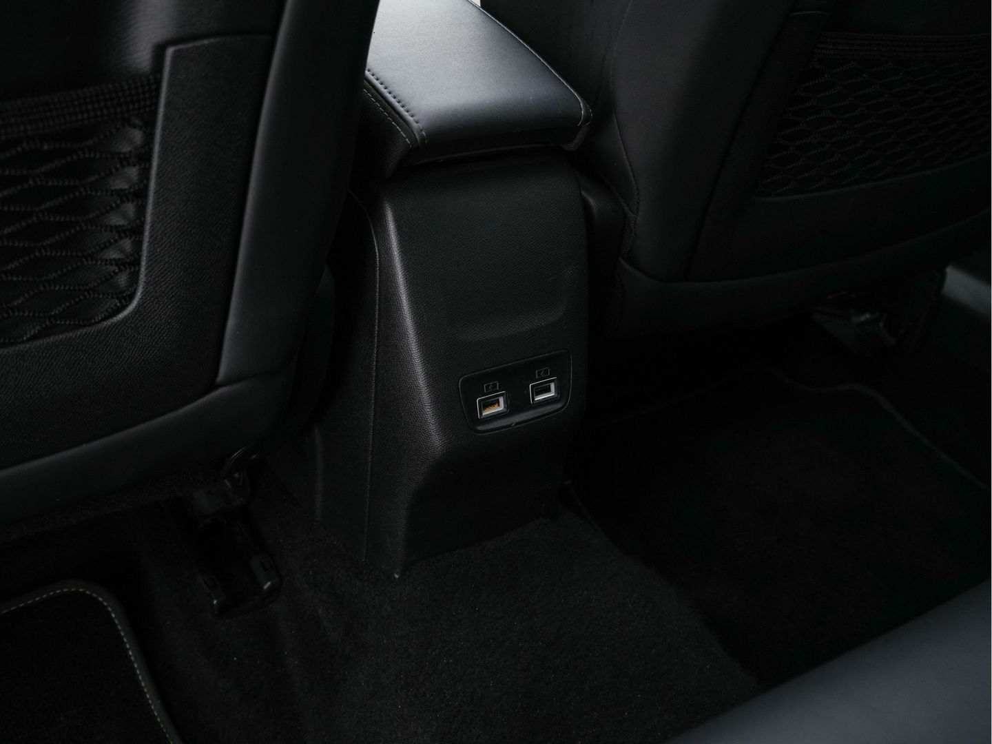 Peugeot e-2008 EV GT 50 kWh (INCL-BTW) Aut. *PANO | ADAPT.CRUISE | DIGI-COCKPIT | FULL-LED | BLIS | KEYLESS | MICROFIBRE-LEATHER | CAMERA | CARPLAY | CCS-FASTLOADER | DAB+ | NAVI-FULLMAP | ECC | PDC | SPORT-SEATS | ...