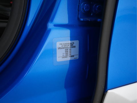 Peugeot e-2008 EV GT 50 kWh (INCL-BTW) Aut. *PANO | ADAPT.CRUISE | DIGI-COCKPIT | FULL-LED | BLIS | KEYLESS | MICROFIBRE-LEATHER | CAMERA | CARPLAY | CCS-FASTLOADER | DAB+ | NAVI-FULLMAP | ECC | PDC | SPORT-SEATS | ...