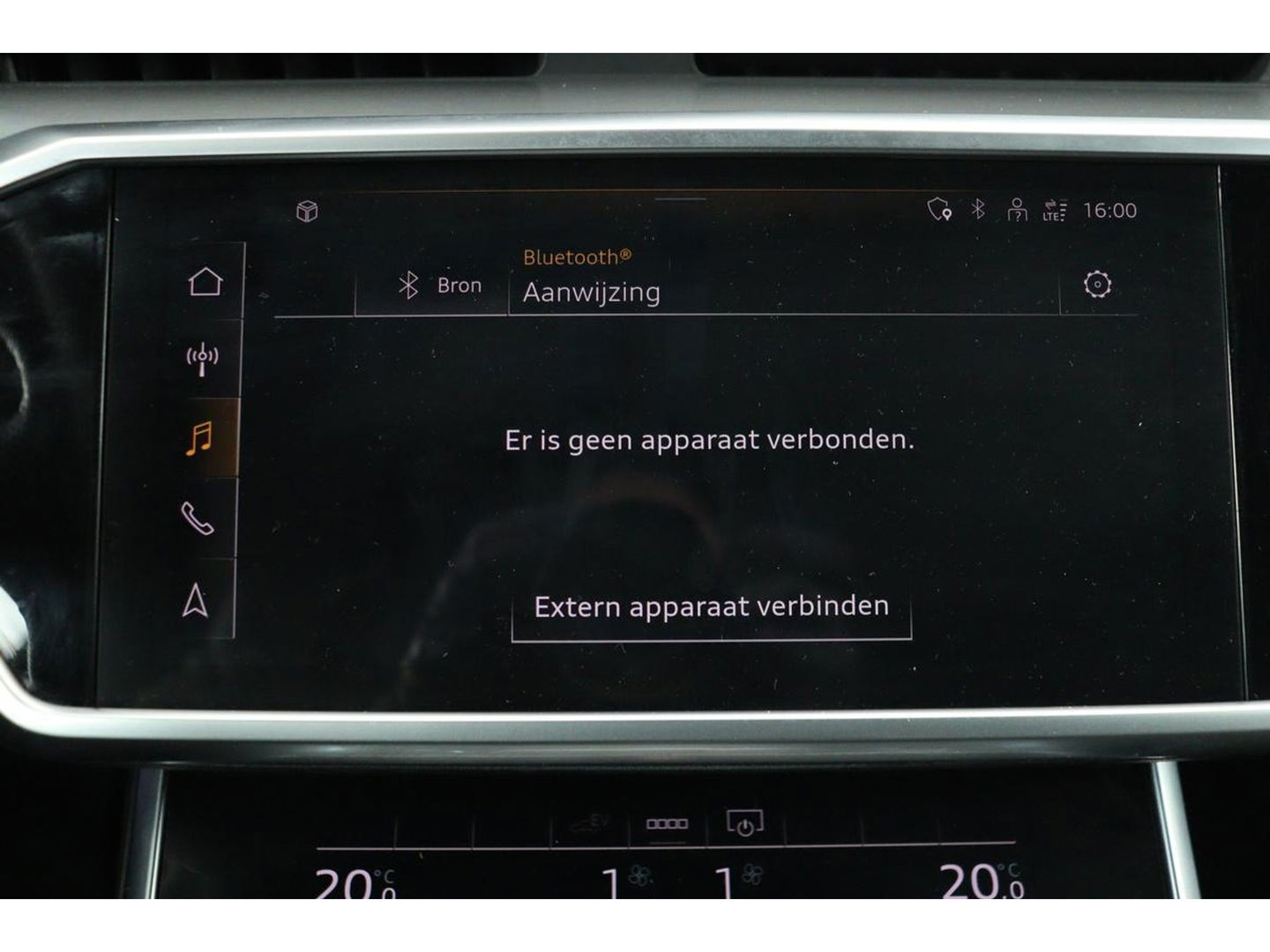 Audi A6 55 TFSIe S Line | 367pk | Trekhaak | Stoel & stuurverwarming | Adaptive cruise | Camera | Matrix LED | Carplay | Sportstoelen | Half leder | Navigatie