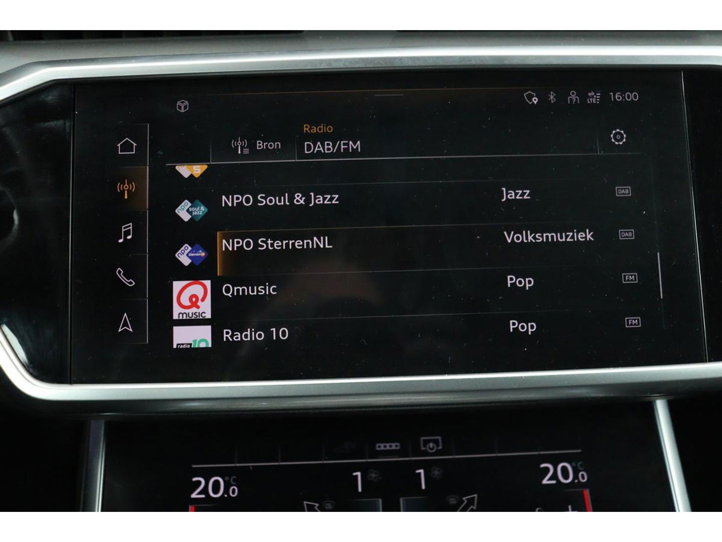 Audi A6 55 TFSIe S Line | 367pk | Trekhaak | Stoel & stuurverwarming | Adaptive cruise | Camera | Matrix LED | Carplay | Sportstoelen | Half leder | Navigatie