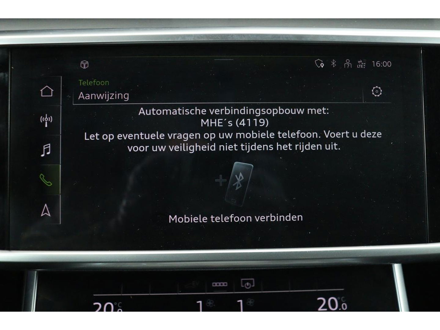 Audi A6 55 TFSIe S Line | 367pk | Trekhaak | Stoel & stuurverwarming | Adaptive cruise | Camera | Matrix LED | Carplay | Sportstoelen | Half leder | Navigatie