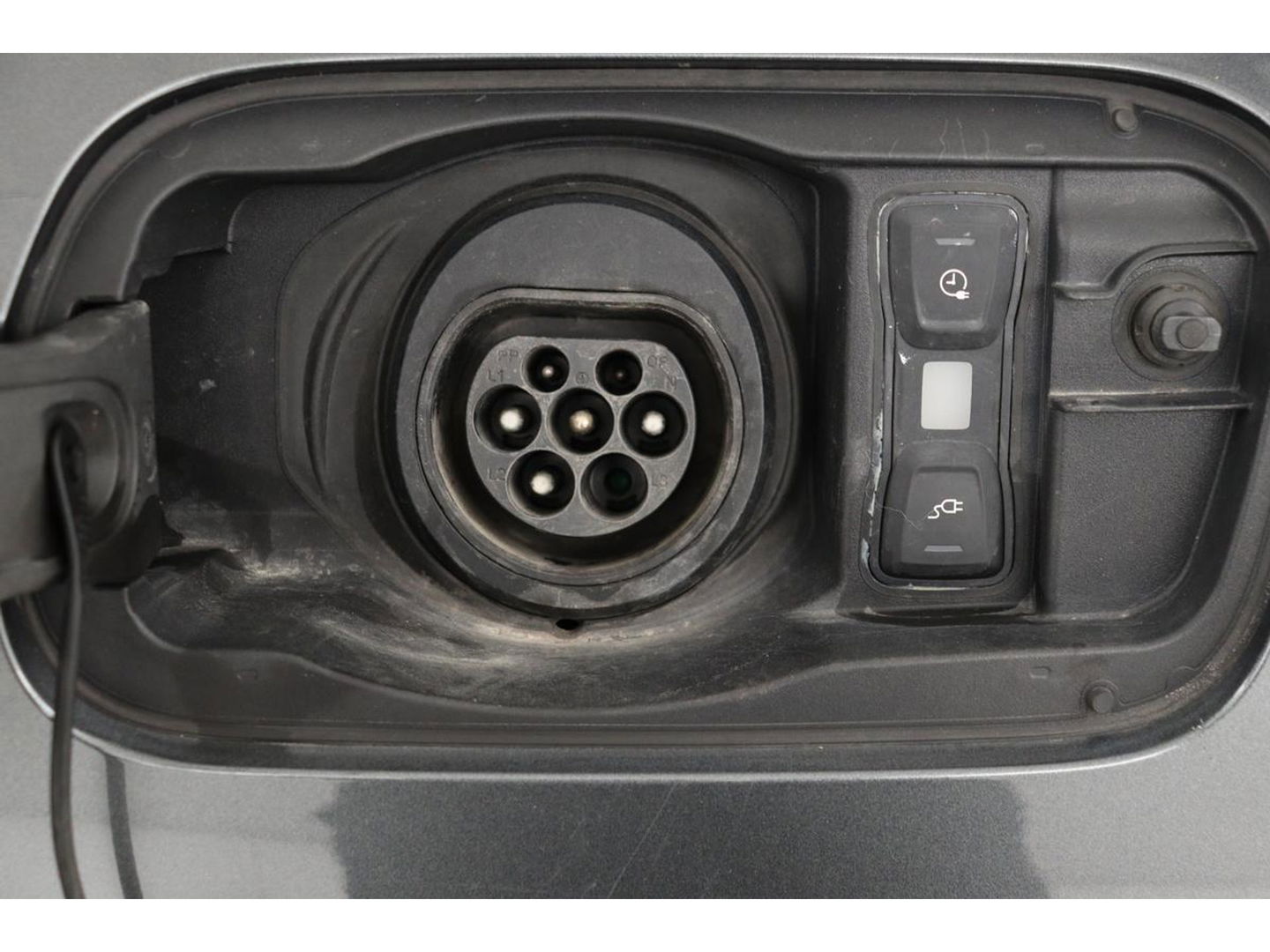 Audi A6 55 TFSIe S Line | 367pk | Trekhaak | Stoel & stuurverwarming | Adaptive cruise | Camera | Matrix LED | Carplay | Sportstoelen | Half leder | Navigatie