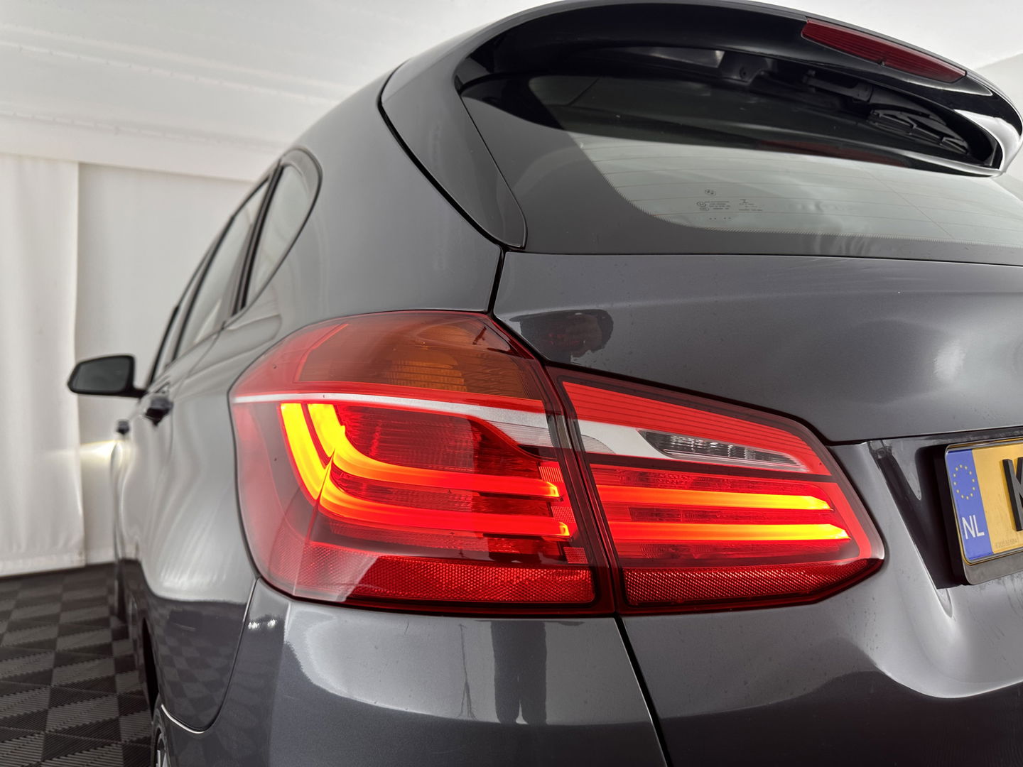 BMW 2 Serie Active Tourer 218d Executive Edition Sport-Line Aut. *HEAD-UP | FULL-LED | LEATHER-MICROFIBRE  | AMBIENT-LIGHT | CAMERA | NAVI-FULLMAP | SPORT-SEATS | ECC | PDC | CRUISE | 17''ALU*