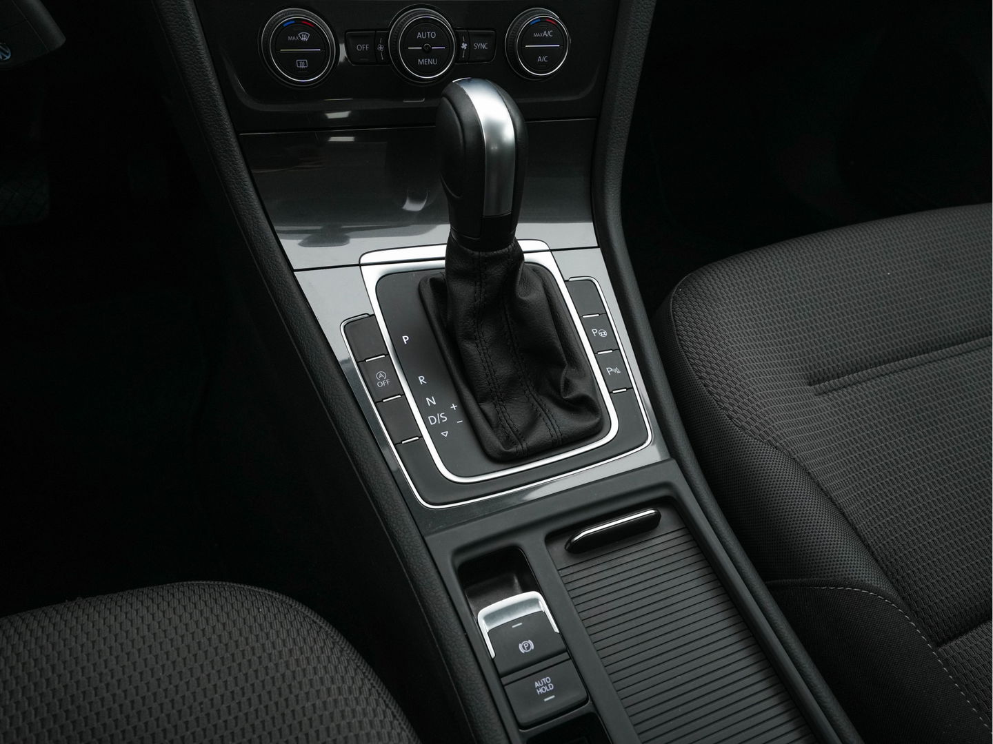 Volkswagen GOLF Variant 1.5 TGI CNG Comfortline Aut. *ADAPT.CRUISE | COMFORT-SEATS | ECC | PDC | PARKPILOT | TOWBAR | 16''ALU*