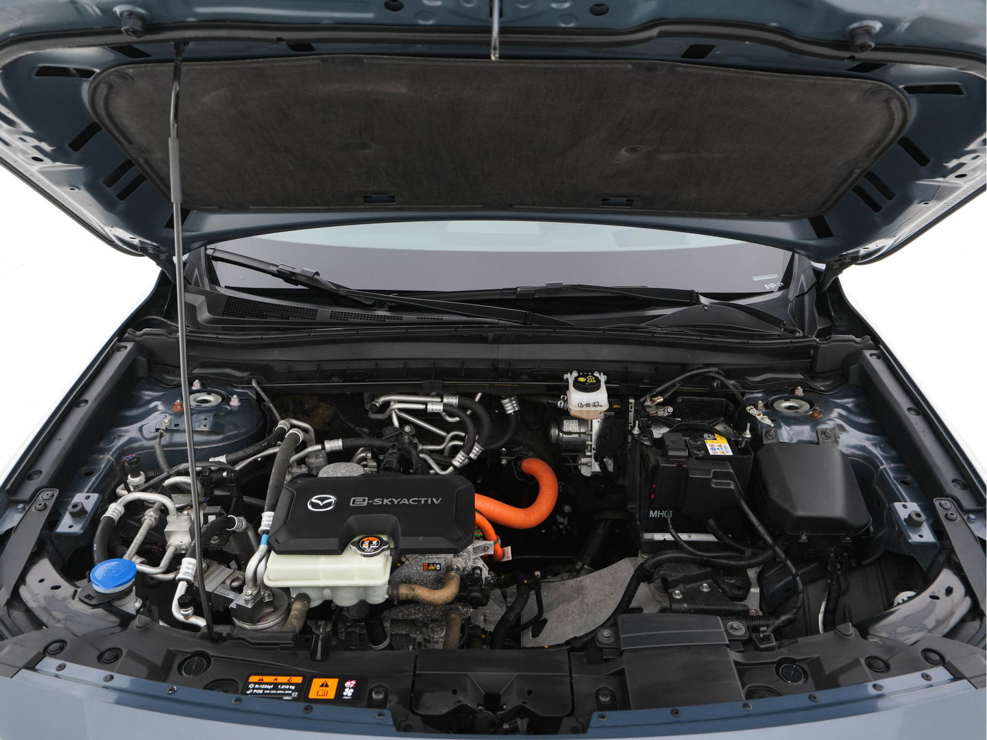 Mazda MX-30 e-SkyActiv 145 First Edition 36 kWh (INCL-BTW) *ADAPT.-CRUISE | HEAD-UP | FULL-LED | NAVI-FULLMAP | LEATHER-MICROFIBRE | CCS-FASTLOADER | KEYLESS | BLIND-SPOT | CAMERA | DIGI-COCKPIT | MEMORY-PACK | SHIFT-PADDLES | ...