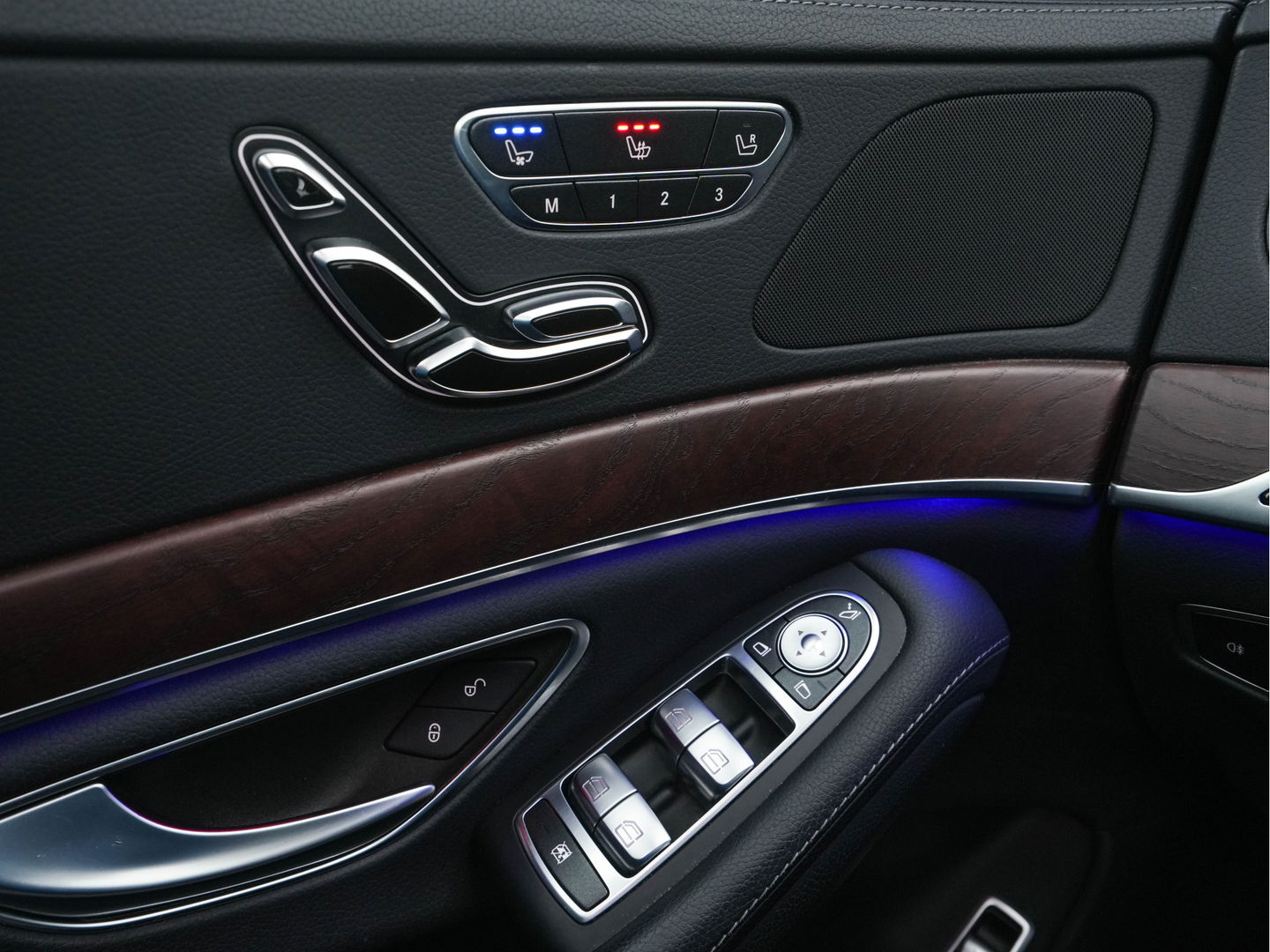 Mercedes-Benz S-Klasse 350d 4Matic Aut. *PANO | DISTRONIC | FULL-LEATHER | FULL-LED | BLINDSPOT | MEMORY-PACK | WIDE-SCREEN-DIGI-COCKPIT | AIR-SUSPENSION | AMBIENT-LIGHT | CAMERA | TOPVIEW | ECC | COMFORT-SEATS | 19''ALU....