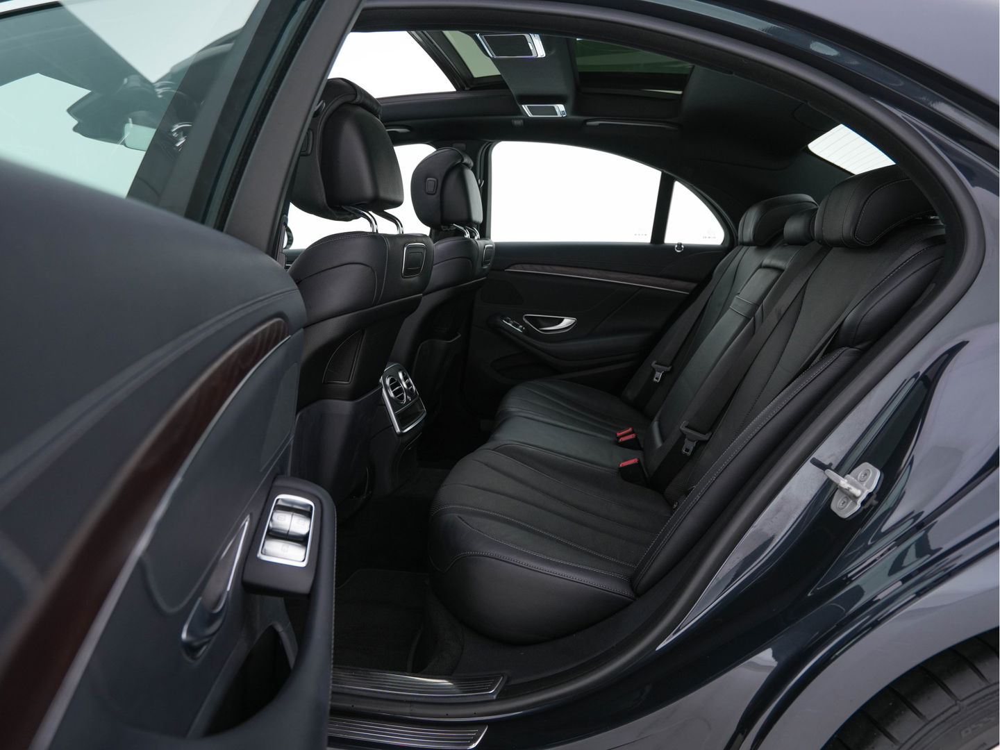 Mercedes-Benz S-Klasse 350d 4Matic Aut. *PANO | DISTRONIC | FULL-LEATHER | FULL-LED | BLINDSPOT | MEMORY-PACK | WIDE-SCREEN-DIGI-COCKPIT | AIR-SUSPENSION | AMBIENT-LIGHT | CAMERA | TOPVIEW | ECC | COMFORT-SEATS | 19''ALU....