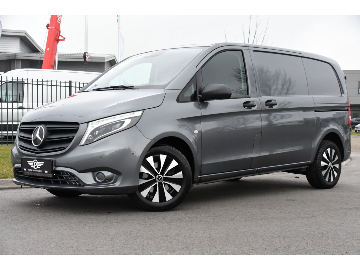 Mercedes-Benz Vito 119 CDI PB Edition Adaptieve Cruise, Camera, 190PK, LED, Carplay, 2 x Schuifdeur, Automaat, Leder, Uniek!