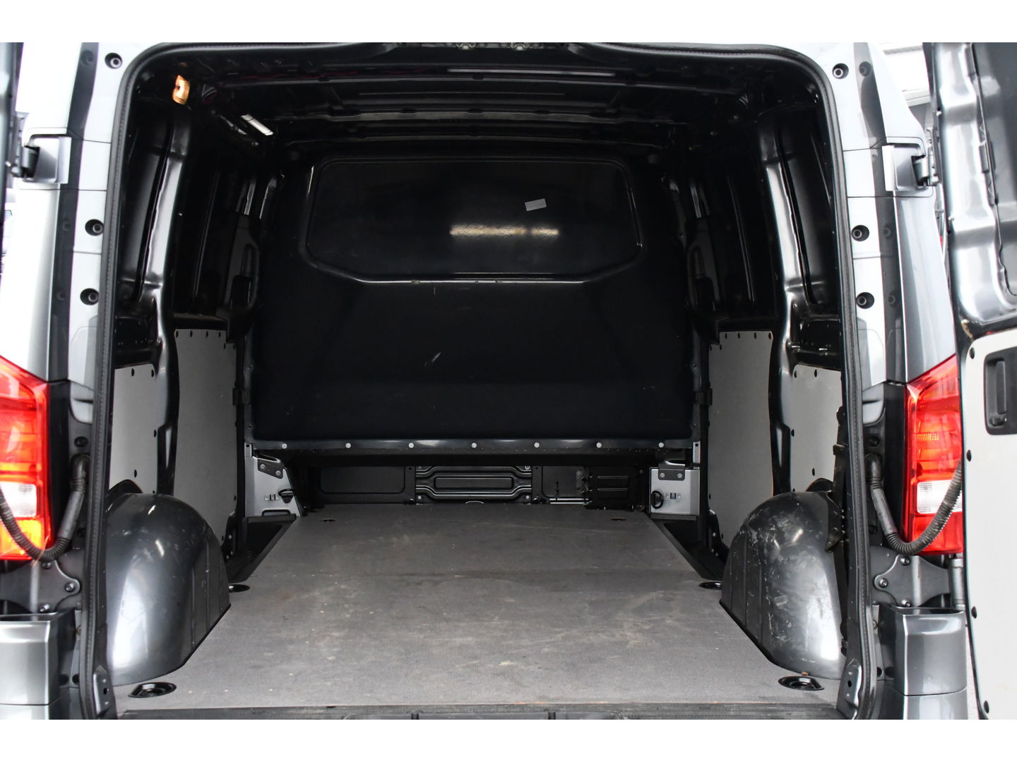 Mercedes-Benz Vito 119 CDI PB Edition Adaptieve Cruise, Camera, 190PK, LED, Carplay, 2 x Schuifdeur, Automaat, Leder, Uniek!
