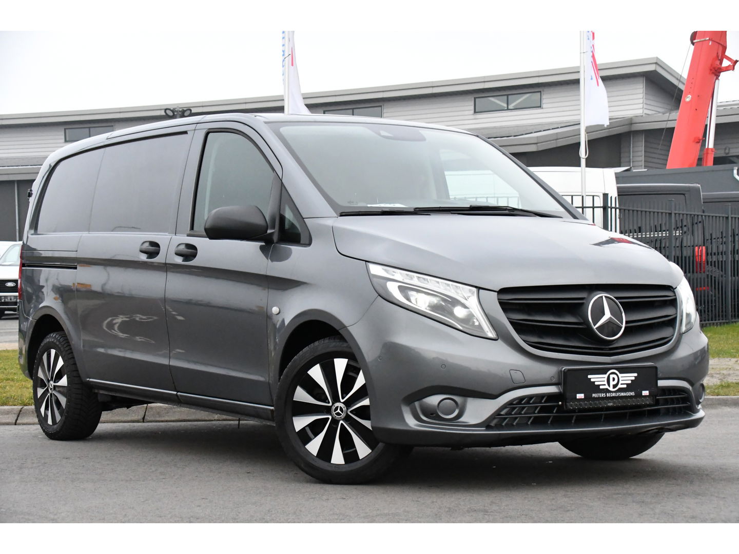 Mercedes-Benz Vito 119 CDI PB Edition Adaptieve Cruise, Camera, 190PK, LED, Carplay, 2 x Schuifdeur, Automaat, Leder, Uniek!