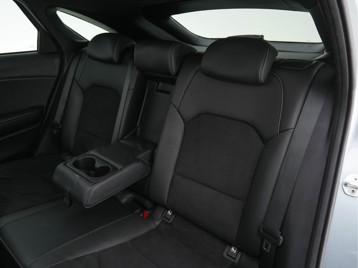 Kia ProCeed 1.6 CRDi GT-PlusLine-Sportpack Aut. *PANO | JBL-AUDIO | FULL-LED | LEATHER-ALCANTARA | KEYLESS | MEMORY-PACK | ADAPTIVE-CRUISE | CAMERA | LANE-ASSIST | SPORT-SEATS | NAVI-FULLMAP | SHIFT-PADDLES | DAB+ | TOWBAR | 18''ALU*