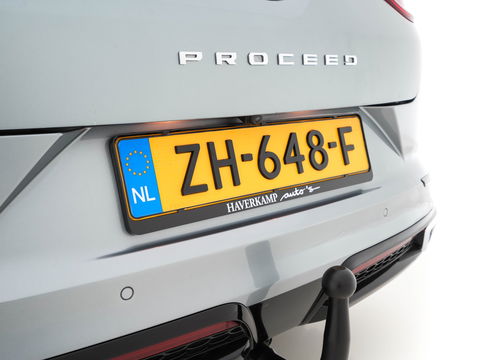Kia ProCeed 1.6 CRDi GT-PlusLine-Sportpack Aut. *PANO | JBL-AUDIO | FULL-LED | LEATHER-ALCANTARA | KEYLESS | MEMORY-PACK | ADAPTIVE-CRUISE | CAMERA | LANE-ASSIST | SPORT-SEATS | NAVI-FULLMAP | SHIFT-PADDLES | DAB+ | TOWBAR | 18''ALU*