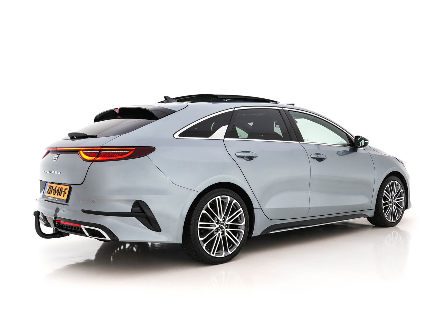 Kia ProCeed 1.6 CRDi GT-PlusLine-Sportpack Aut. *PANO | JBL-AUDIO | FULL-LED | LEATHER-ALCANTARA | KEYLESS | MEMORY-PACK | ADAPTIVE-CRUISE | CAMERA | LANE-ASSIST | SPORT-SEATS | NAVI-FULLMAP | SHIFT-PADDLES | DAB+ | TOWBAR | 18''ALU*