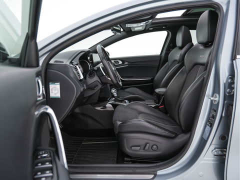 Kia ProCeed 1.6 CRDi GT-PlusLine-Sportpack Aut. *PANO | JBL-AUDIO | FULL-LED | LEATHER-ALCANTARA | KEYLESS | MEMORY-PACK | ADAPTIVE-CRUISE | CAMERA | LANE-ASSIST | SPORT-SEATS | NAVI-FULLMAP | SHIFT-PADDLES | DAB+ | TOWBAR | 18''ALU*