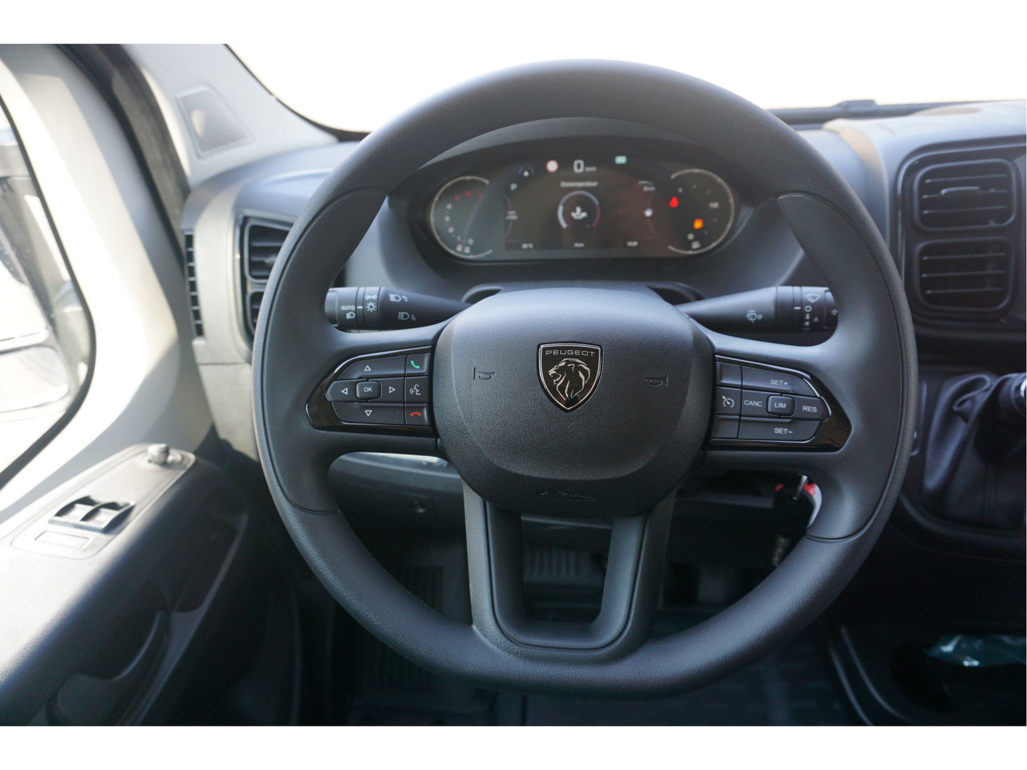 Peugeot Boxer 35+ Heavy 180PK EAT8 AUT Lifestyle Edition L3H2 10" Navi, Clima Cam, 17" Velgen, 270º Deur!! NR. 187
