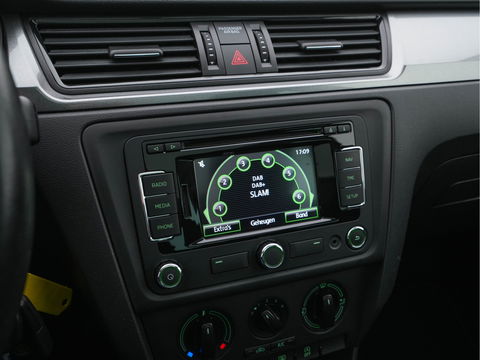Škoda Rapid Spaceback 1.2 TSI Greentech Ambition Businessline Style-Pack *PANO | NAVI-FULLMAP | AMUNDSEN-AUDIO | AIRCO | CRUISE | PDC | TOWBAR | COMFORT-SEATS | 16''ALU*