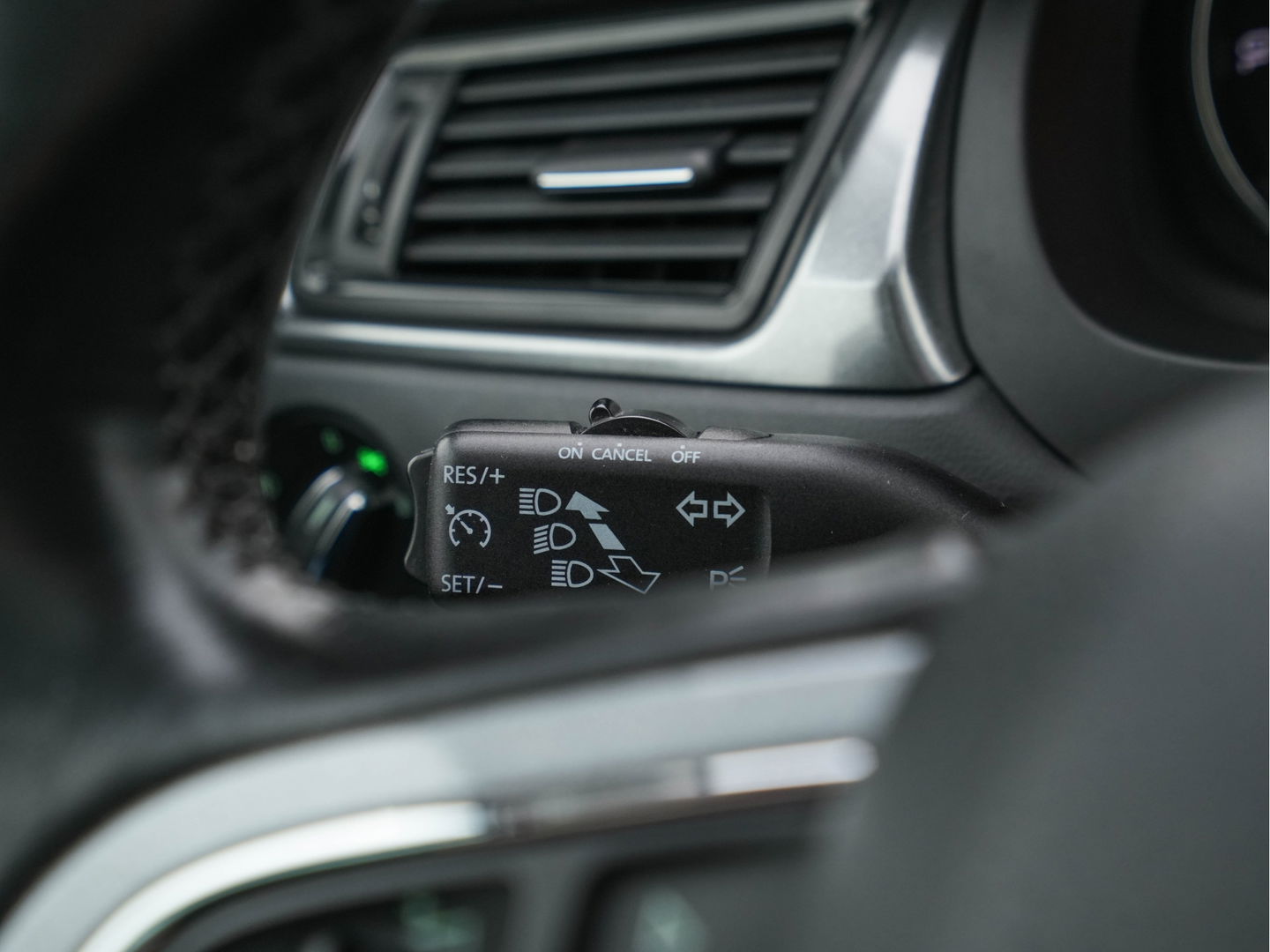 Škoda Rapid Spaceback 1.2 TSI Greentech Ambition Businessline Style-Pack *PANO | NAVI-FULLMAP | AMUNDSEN-AUDIO | AIRCO | CRUISE | PDC | TOWBAR | COMFORT-SEATS | 16''ALU*