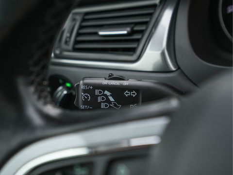 Škoda Rapid Spaceback 1.2 TSI Greentech Ambition Businessline Style-Pack *PANO | NAVI-FULLMAP | AMUNDSEN-AUDIO | AIRCO | CRUISE | PDC | TOWBAR | COMFORT-SEATS | 16''ALU*