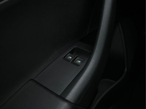 Škoda Rapid Spaceback 1.2 TSI Greentech Ambition Businessline Style-Pack *PANO | NAVI-FULLMAP | AMUNDSEN-AUDIO | AIRCO | CRUISE | PDC | TOWBAR | COMFORT-SEATS | 16''ALU*
