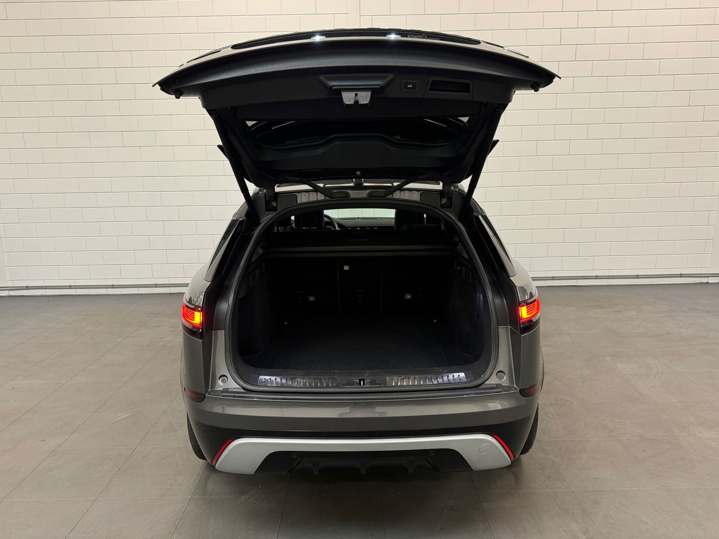 Land Rover Range Rover Velar 2.0 P250 Turbo AWD R-Dynamic HSE