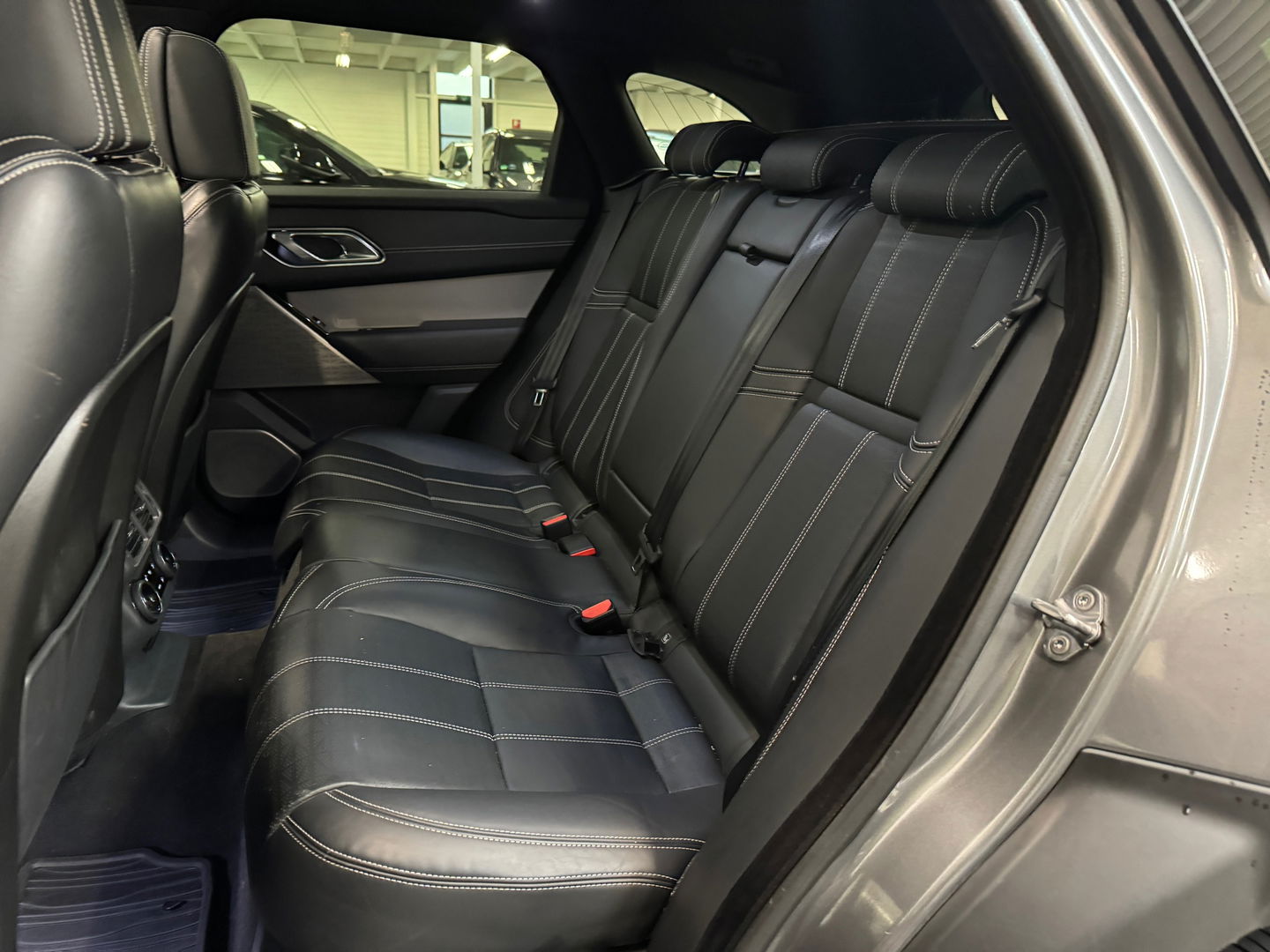 Land Rover Range Rover Velar 2.0 P250 Turbo AWD R-Dynamic HSE