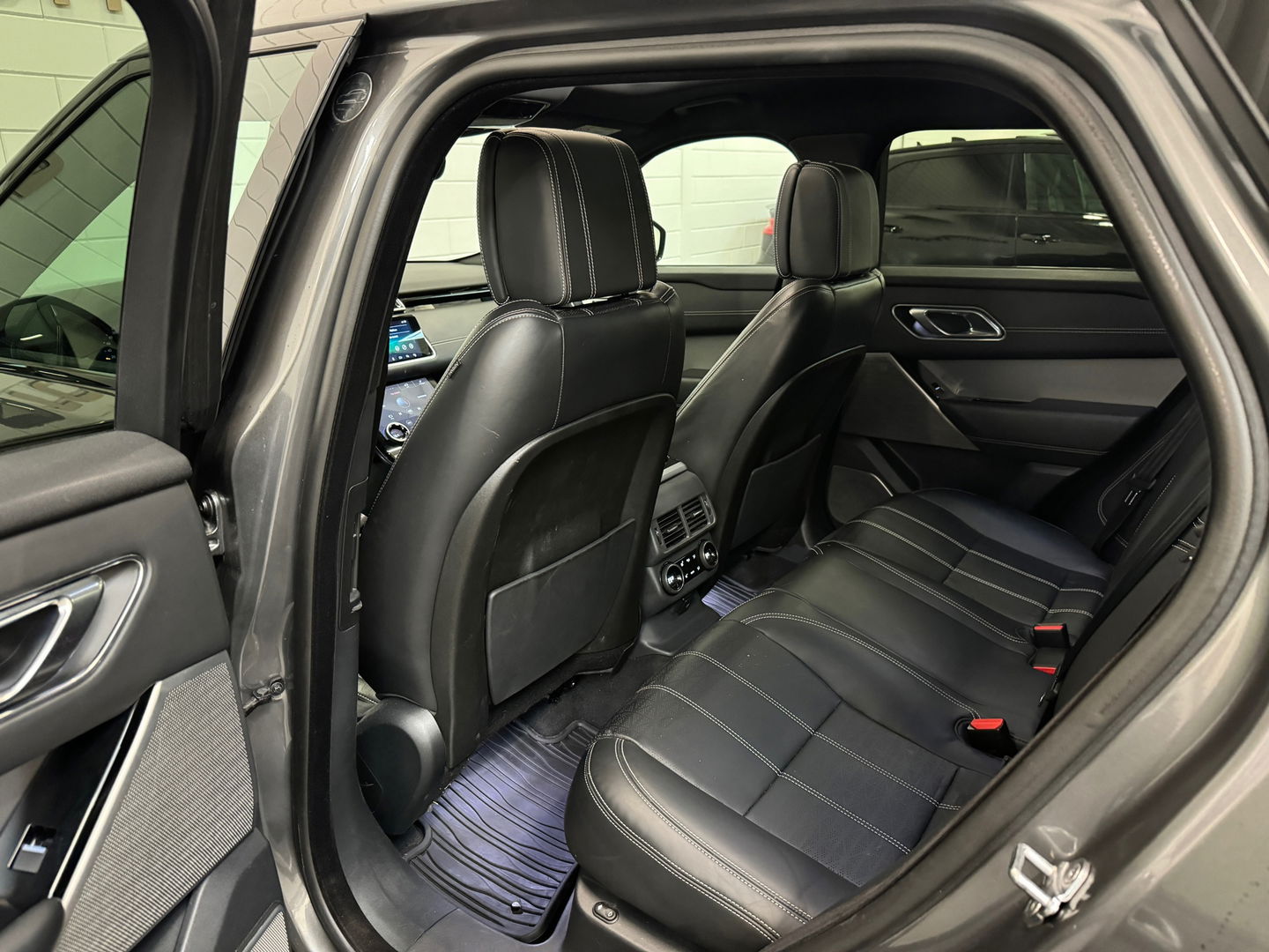 Land Rover Range Rover Velar 2.0 P250 Turbo AWD R-Dynamic HSE