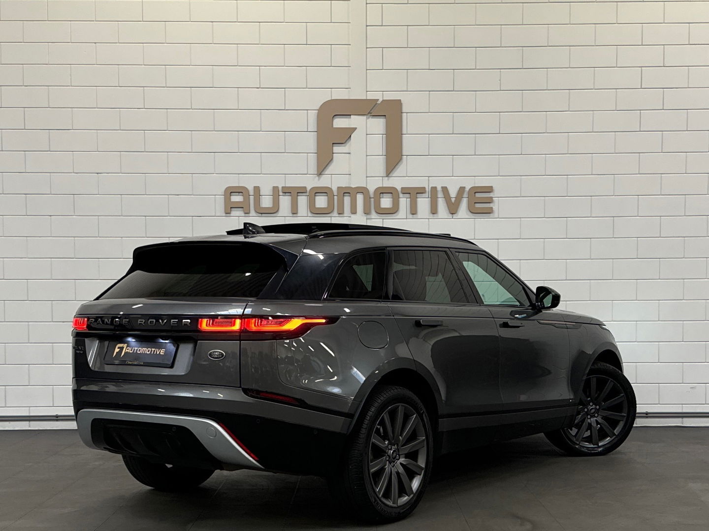 Land Rover Range Rover Velar 2.0 P250 Turbo AWD R-Dynamic HSE