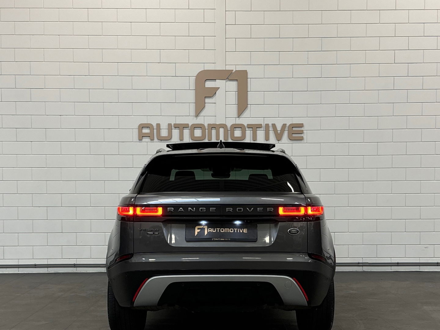 Land Rover Range Rover Velar 2.0 P250 Turbo AWD R-Dynamic HSE