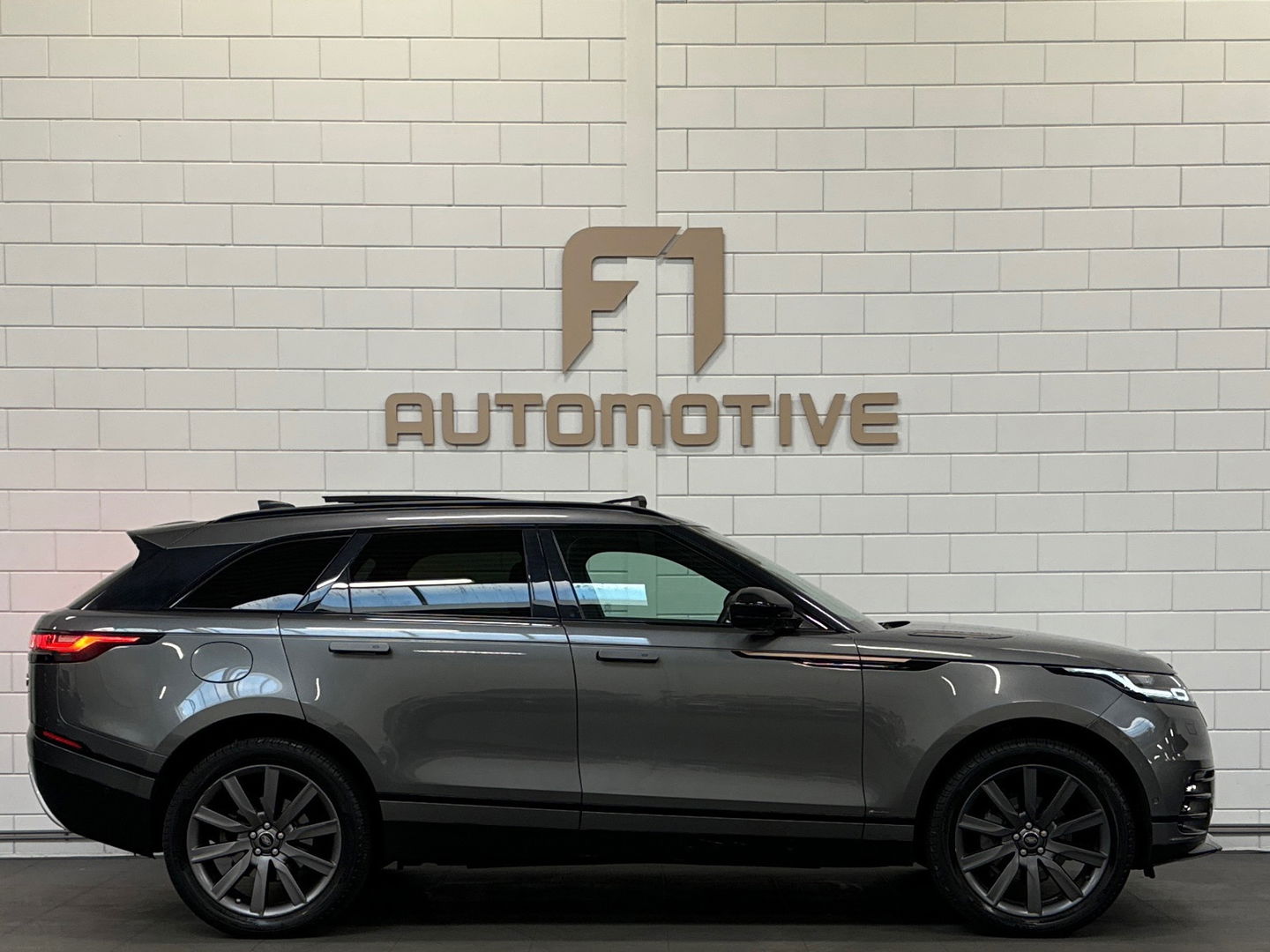 Land Rover Range Rover Velar 2.0 P250 Turbo AWD R-Dynamic HSE