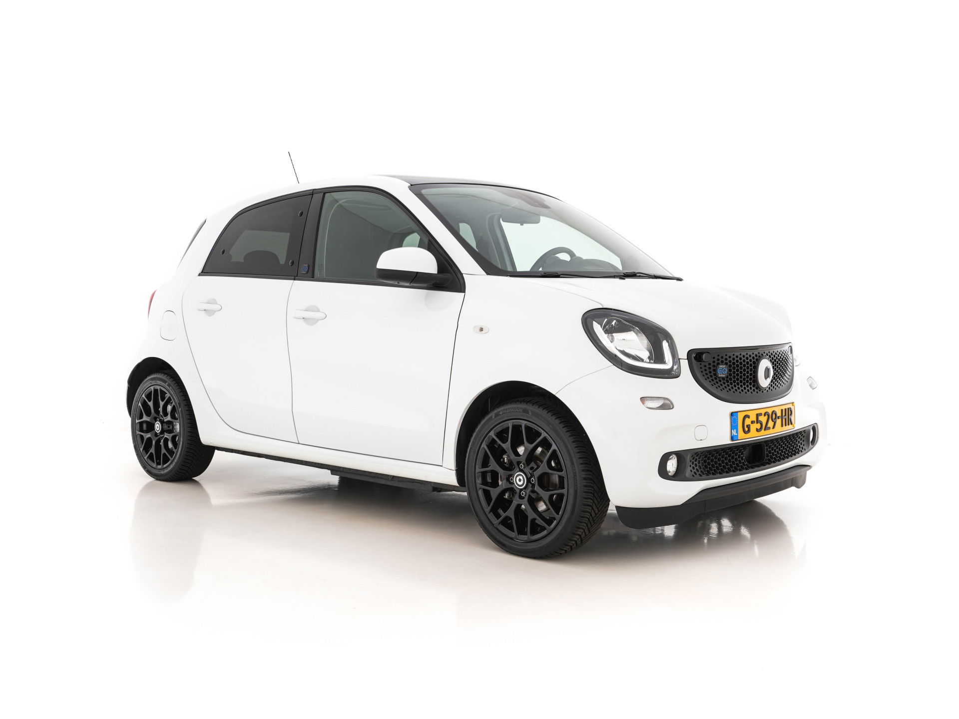 Smart Forfour EQ Business Solution Cool&Media-Pack 18 kWh [ 3-Fase ] (INCL-BTW) *PANO | FULL-LEATHER | NAVI-FULLMAP | CAMERA | AIRCO | SPORT-SEATS | AMBIENT-LIGHT | DAB | HEATED-SEATS | 16''ALU*
