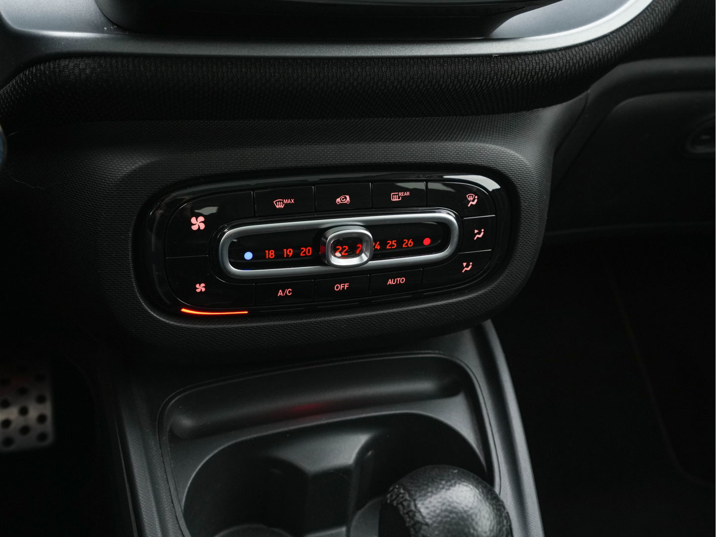 Smart Forfour EQ Business Solution Cool&Media-Pack 18 kWh [ 3-Fase ] (INCL-BTW) *PANO | FULL-LEATHER | NAVI-FULLMAP | CAMERA | AIRCO | SPORT-SEATS | AMBIENT-LIGHT | DAB | HEATED-SEATS | 16''ALU*