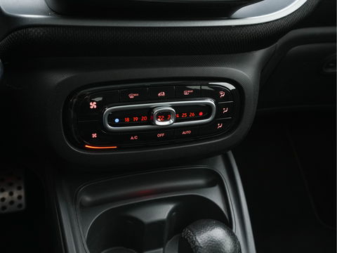 Smart Forfour EQ Business Solution Cool&Media-Pack 18 kWh [ 3-Fase ] (INCL-BTW) *PANO | FULL-LEATHER | NAVI-FULLMAP | CAMERA | AIRCO | SPORT-SEATS | AMBIENT-LIGHT | DAB | HEATED-SEATS | 16''ALU*