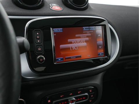 Smart Forfour EQ Business Solution Cool&Media-Pack 18 kWh [ 3-Fase ] (INCL-BTW) *PANO | FULL-LEATHER | NAVI-FULLMAP | CAMERA | AIRCO | SPORT-SEATS | AMBIENT-LIGHT | DAB | HEATED-SEATS | 16''ALU*