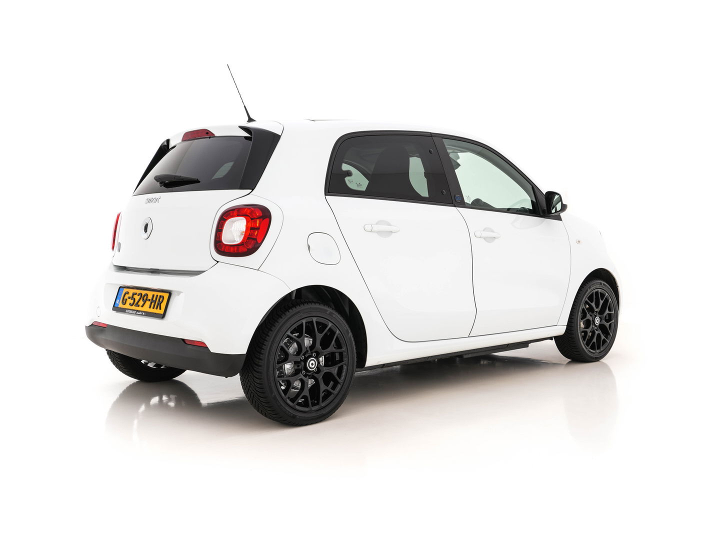 Smart Forfour EQ Business Solution Cool&Media-Pack 18 kWh [ 3-Fase ] (INCL-BTW) *PANO | FULL-LEATHER | NAVI-FULLMAP | CAMERA | AIRCO | SPORT-SEATS | AMBIENT-LIGHT | DAB | HEATED-SEATS | 16''ALU*