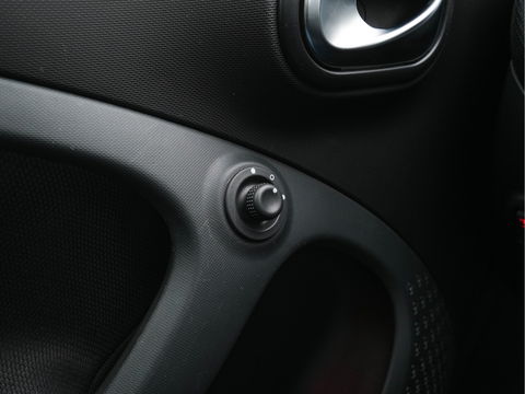 Smart Forfour EQ Business Solution Cool&Media-Pack 18 kWh [ 3-Fase ] (INCL-BTW) *PANO | FULL-LEATHER | NAVI-FULLMAP | CAMERA | AIRCO | SPORT-SEATS | AMBIENT-LIGHT | DAB | HEATED-SEATS | 16''ALU*