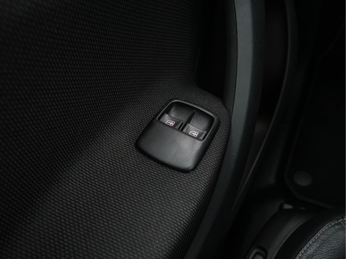 Smart Forfour EQ Business Solution Cool&Media-Pack 18 kWh [ 3-Fase ] (INCL-BTW) *PANO | FULL-LEATHER | NAVI-FULLMAP | CAMERA | AIRCO | SPORT-SEATS | AMBIENT-LIGHT | DAB | HEATED-SEATS | 16''ALU*