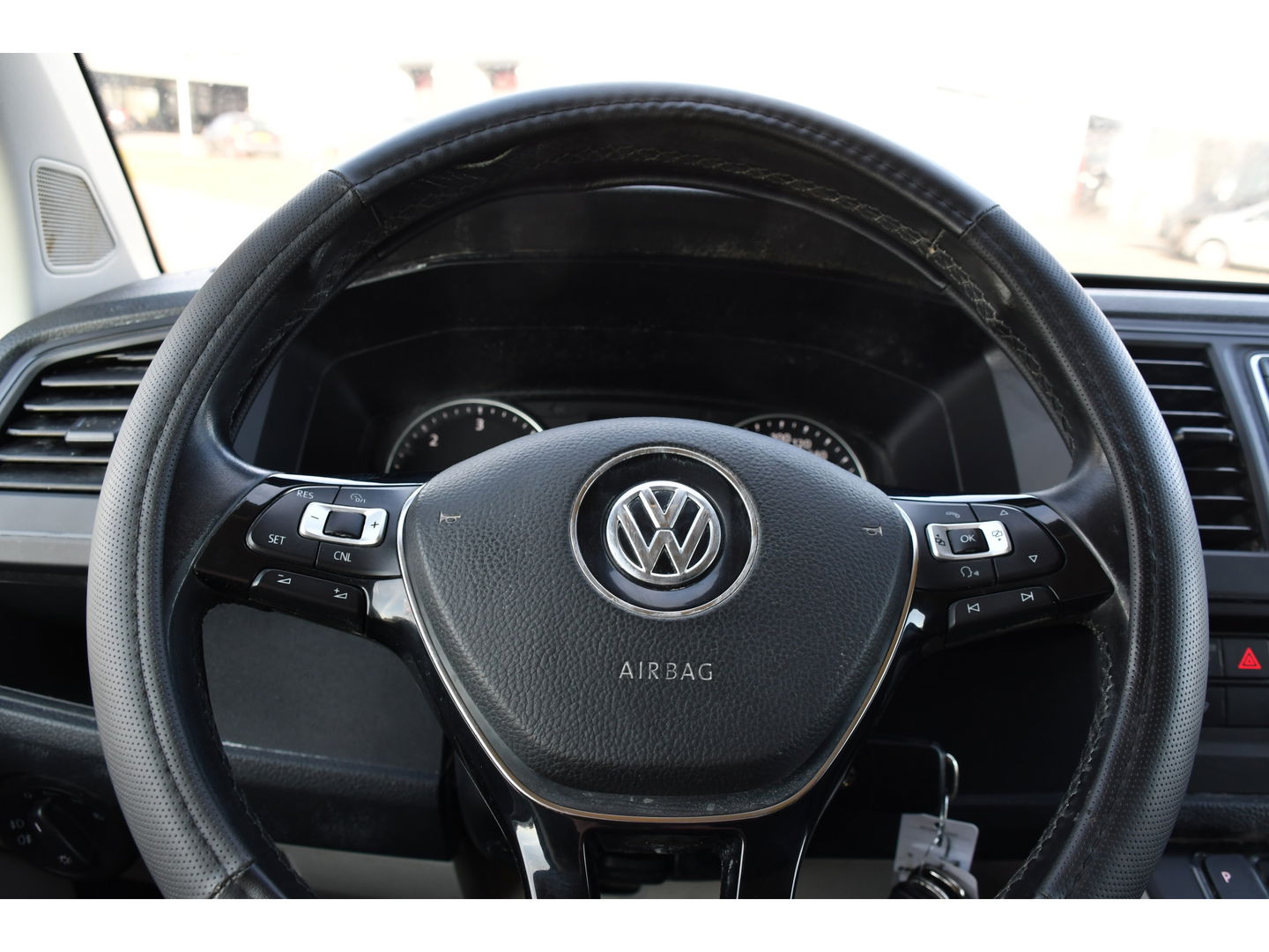 Volkswagen Transporter 2.0 TDI L2H1 Highline Cruise, 150PK, Sensoren, NAVI, Automaat, Voorruit verwarming, Multimedia, Uniek!