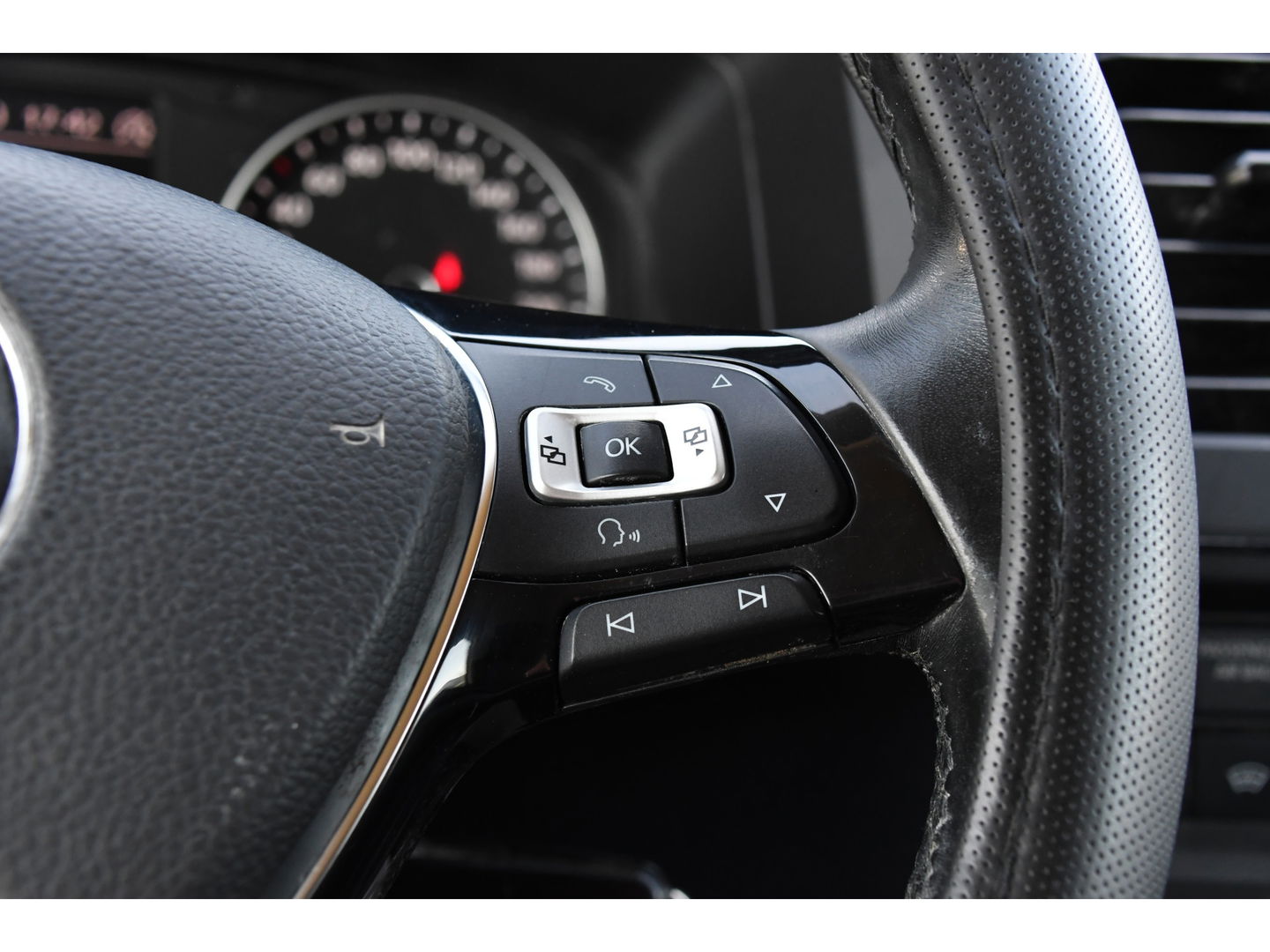 Volkswagen Transporter 2.0 TDI L2H1 Highline Cruise, 150PK, Sensoren, NAVI, Automaat, Voorruit verwarming, Multimedia, Uniek!