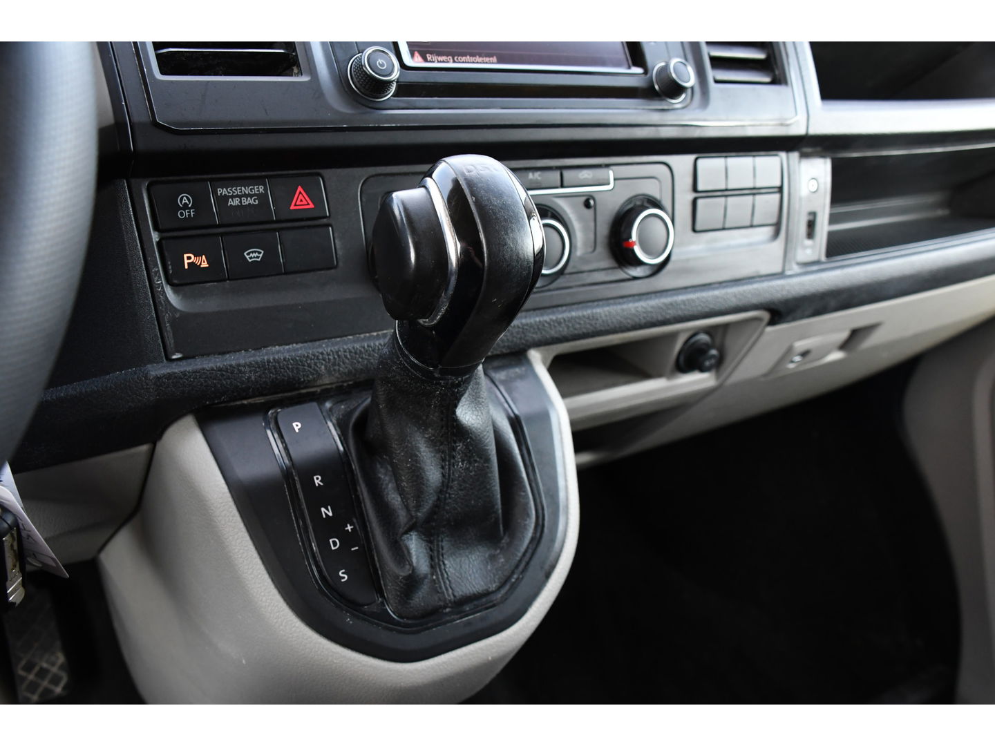 Volkswagen Transporter 2.0 TDI L2H1 Highline Cruise, 150PK, Sensoren, NAVI, Automaat, Voorruit verwarming, Multimedia, Uniek!